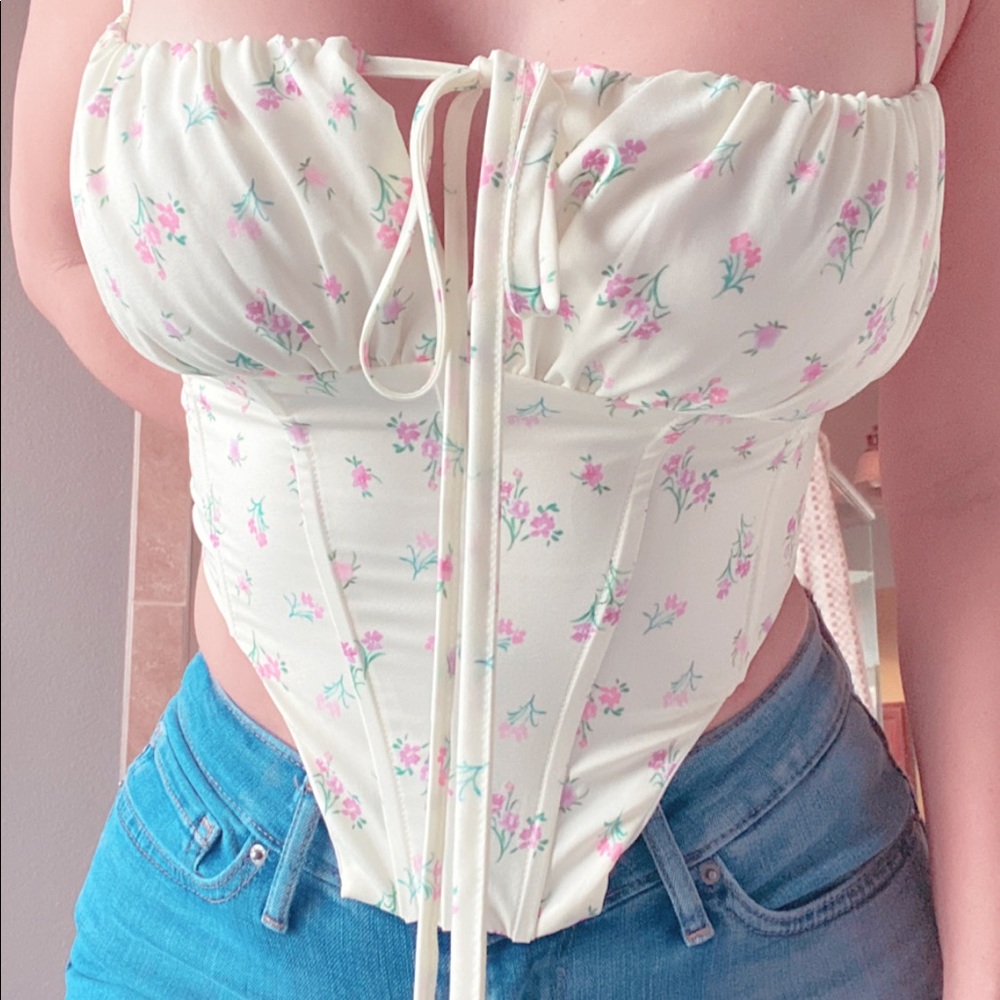 Women’s floral corset style top.